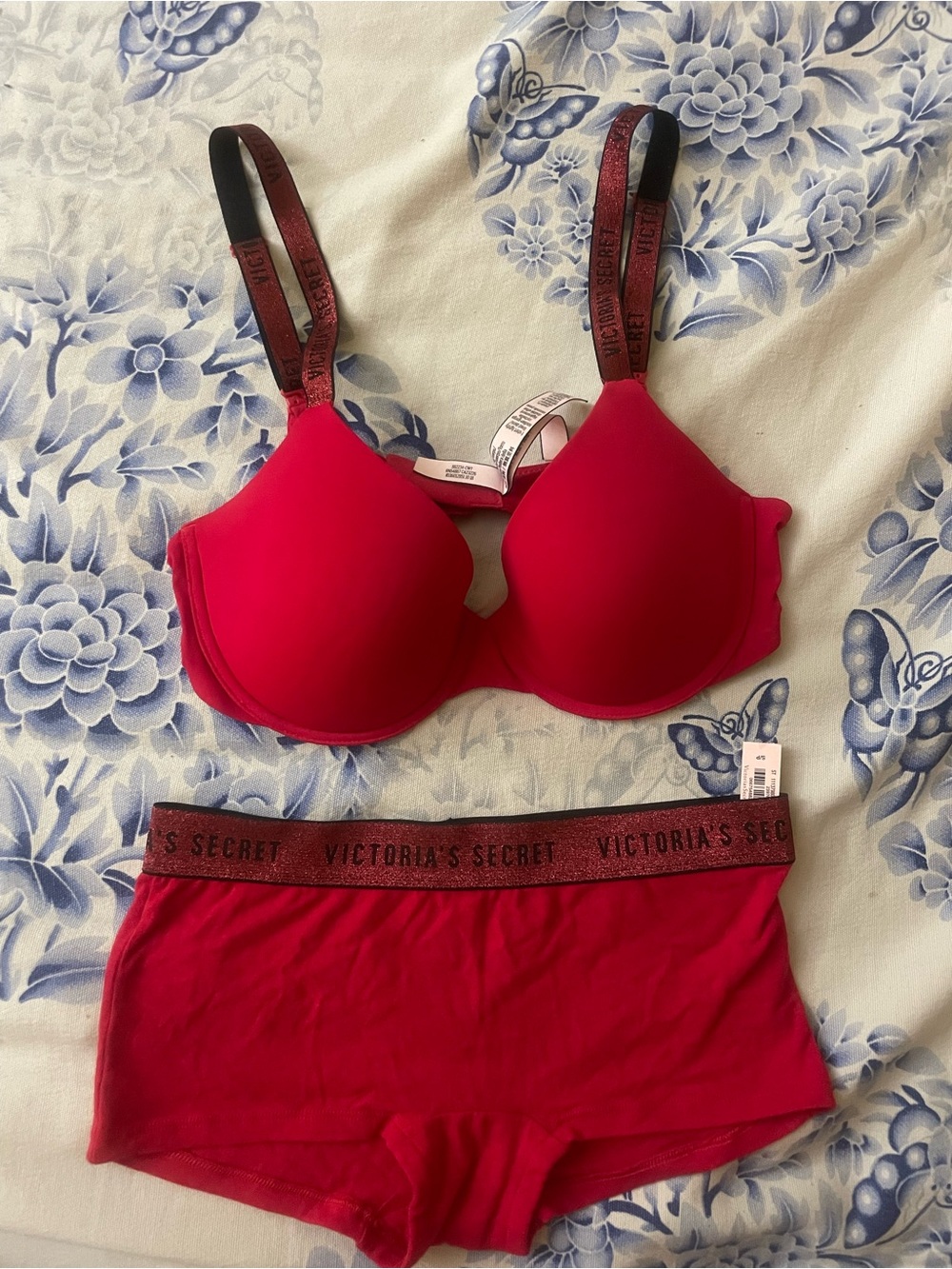 Victoria's Secret Bright Red Lace-Trim Push-Up Bra & Boyshort Set